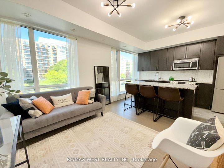Photo 4 at 310 - 639 Lawrence Avenue W, Lawrence, Toronto