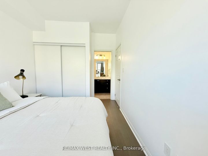 Photo 11 at 310 - 639 Lawrence Avenue W, Lawrence, Toronto