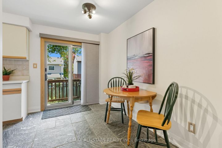 Photo 8 at 1094 Longbow Drive, Liverpool, Pickering