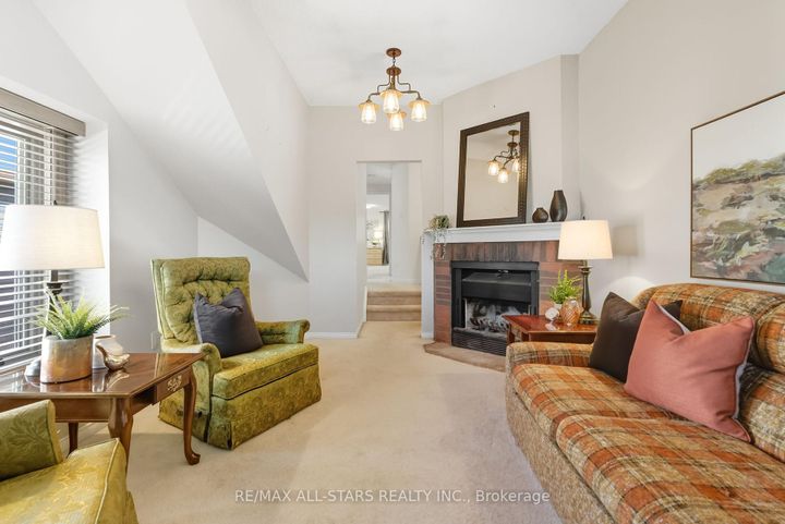 Photo 19 at 1094 Longbow Drive, Liverpool, Pickering