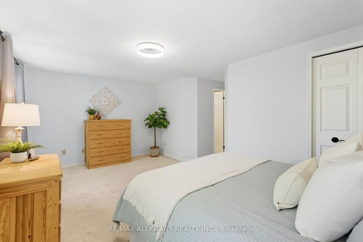 Photo 23 at 1094 Longbow Drive, Liverpool, Pickering