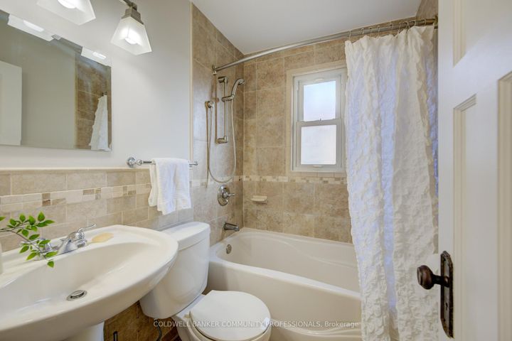 Photo 23 at 29 Linwood Avenue, Kirkendall, Hamilton