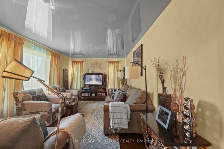 Photo 6 at 1556 Amberlea Road, Amberlea, Pickering