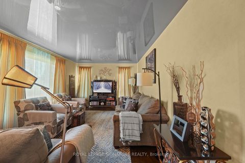 Photo 6 at 1556 Amberlea Road, Amberlea, Pickering