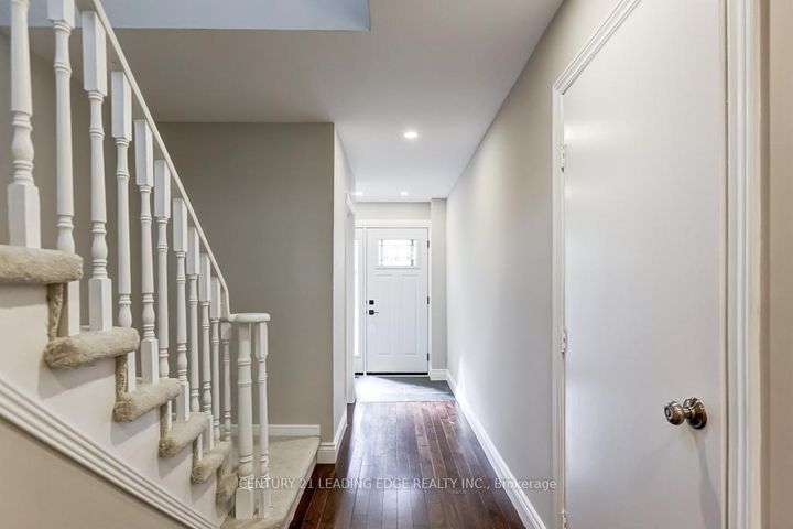 Photo 4 at 89 REGINALD Crescent, Markham Village, Markham