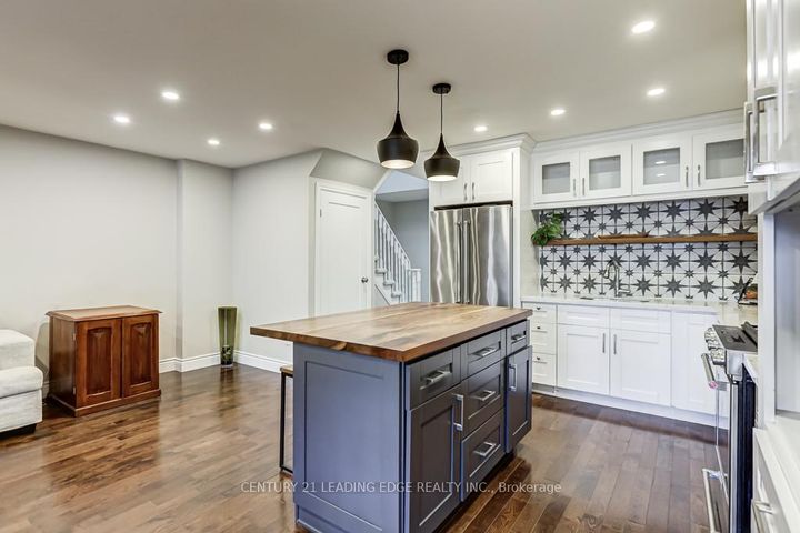 Photo 11 at 89 REGINALD Crescent, Markham Village, Markham