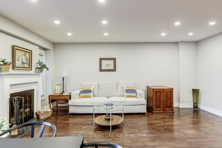 Photo 13 at 89 REGINALD Crescent, Markham Village, Markham
