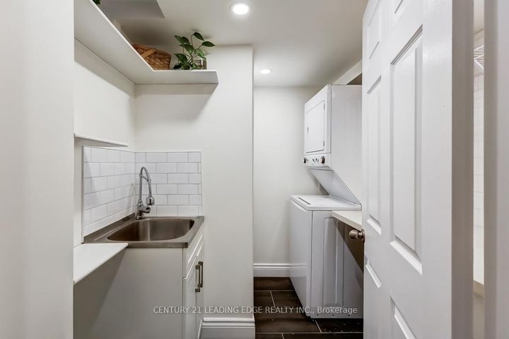Photo 31 at 89 REGINALD Crescent, Markham Village, Markham