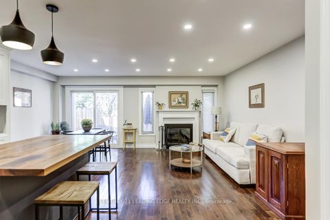 Photo 6 at 89 REGINALD Crescent, Markham Village, Markham