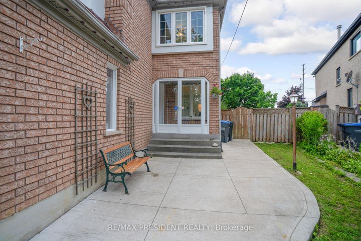 Photo 3 at 41 Rangeland Road, Wellington, Brampton