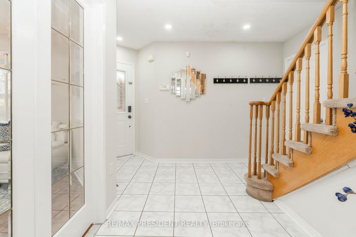 Photo 5 at 41 Rangeland Road, Wellington, Brampton