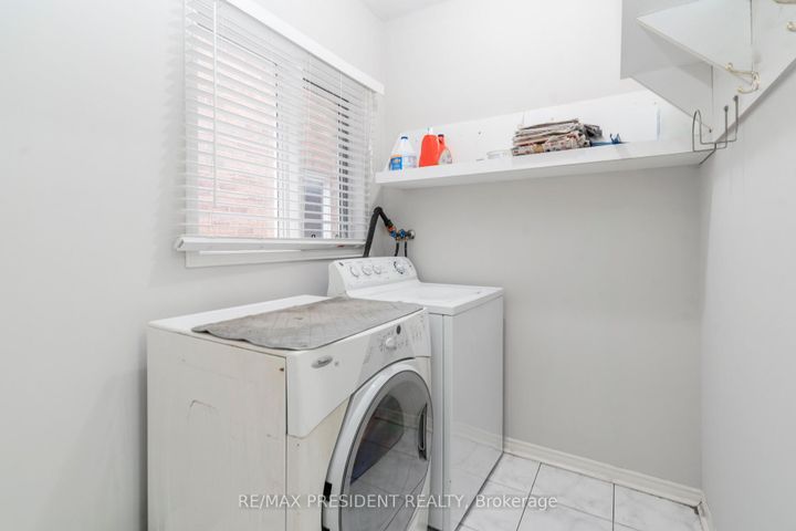 Photo 11 at 41 Rangeland Road, Wellington, Brampton
