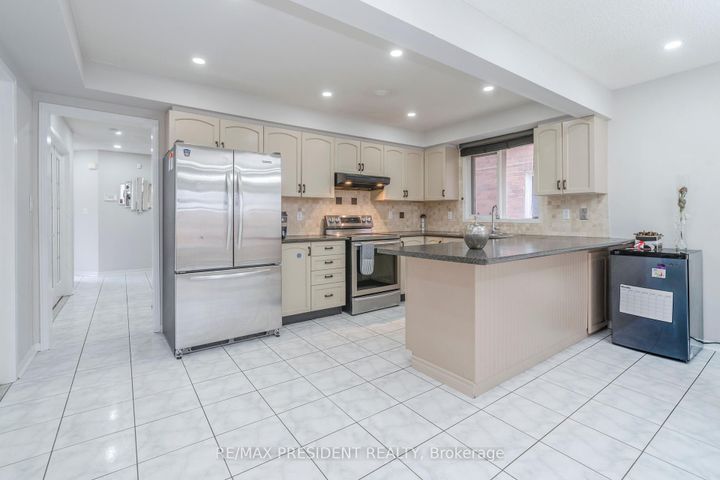 Photo 13 at 41 Rangeland Road, Wellington, Brampton