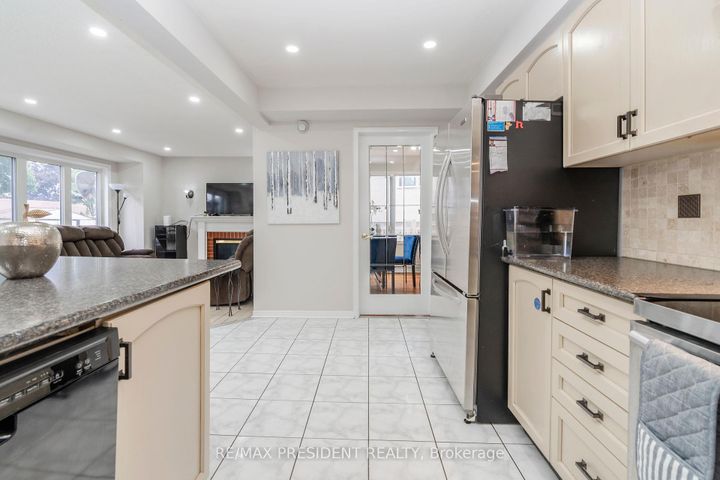 Photo 14 at 41 Rangeland Road, Wellington, Brampton