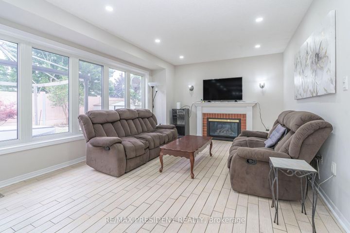 Photo 17 at 41 Rangeland Road, Wellington, Brampton