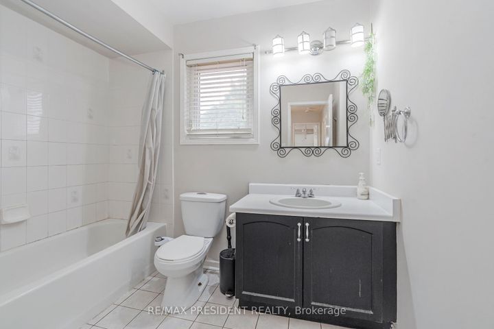 Photo 21 at 41 Rangeland Road, Wellington, Brampton