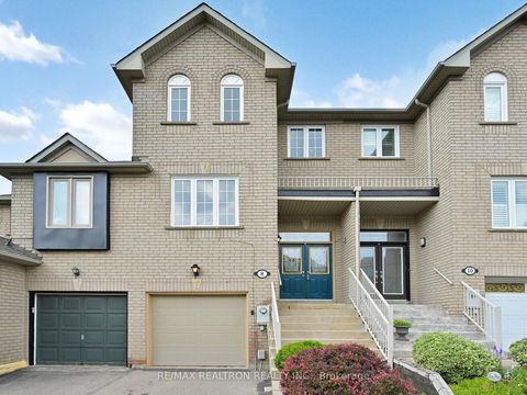 Photo 1 at 8 Coburg Crescent, Langstaff, Richmond Hill