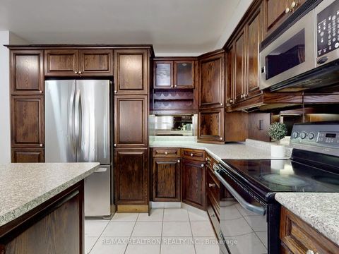 Photo 14 at 8 Coburg Crescent, Langstaff, Richmond Hill