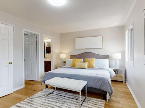 Photo 20 at 8 Coburg Crescent, Langstaff, Richmond Hill