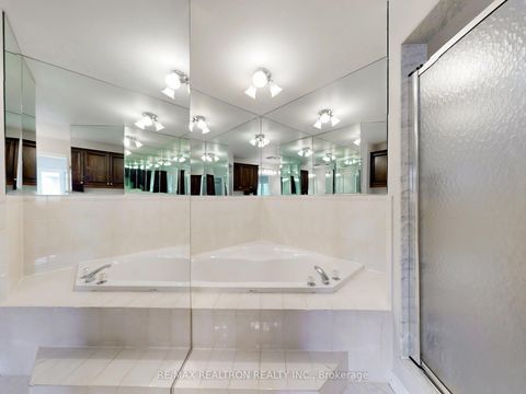 Photo 25 at 8 Coburg Crescent, Langstaff, Richmond Hill