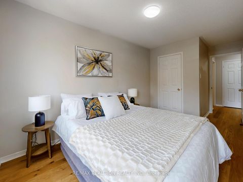 Photo 31 at 8 Coburg Crescent, Langstaff, Richmond Hill