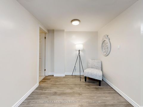 Photo 39 at 8 Coburg Crescent, Langstaff, Richmond Hill