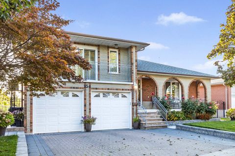 Photo 1 at 154 Fairglen Avenue, L'Amoreaux, Toronto
