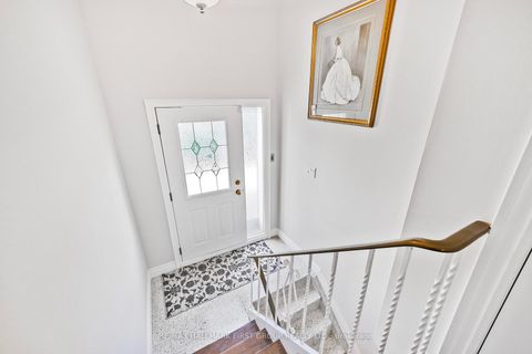 Photo 21 at 154 Fairglen Avenue, L'Amoreaux, Toronto