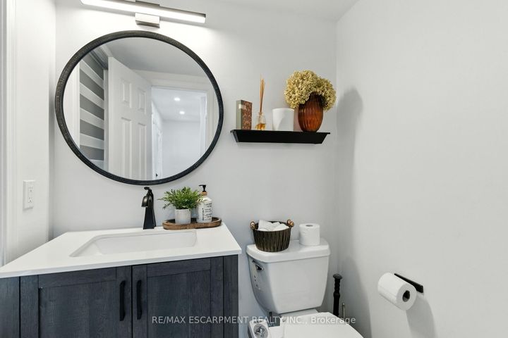 Photo 4 at 5566 Thorn Lane, Orchard, Burlington