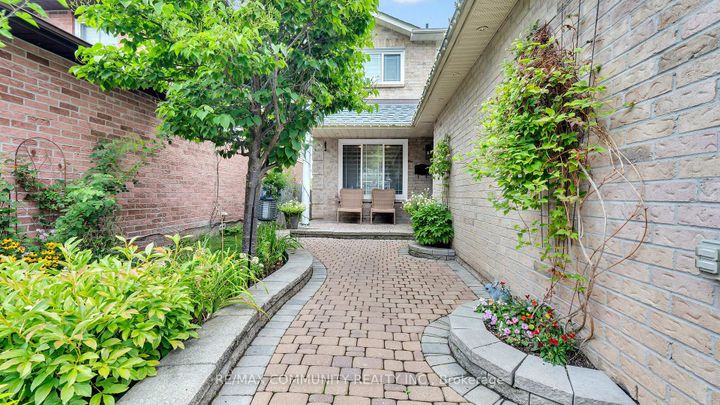 Photo 3 at 2135 Theoden Court, Brock Ridge, Pickering