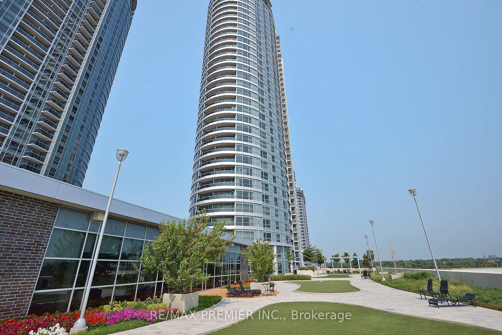 318 - 135 Village Green Square, Malvern West, Toronto 