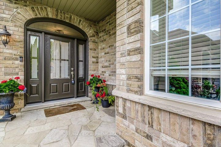 Photo 4 at 98 Davidson Boulevard, Dundas, Hamilton