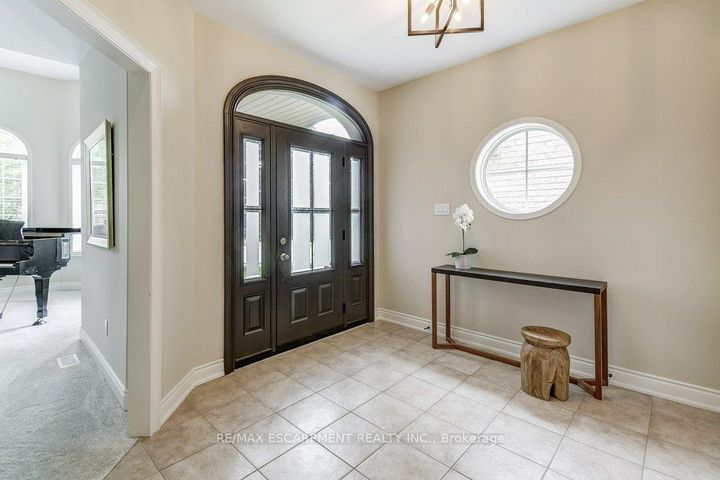 Photo 5 at 98 Davidson Boulevard, Dundas, Hamilton