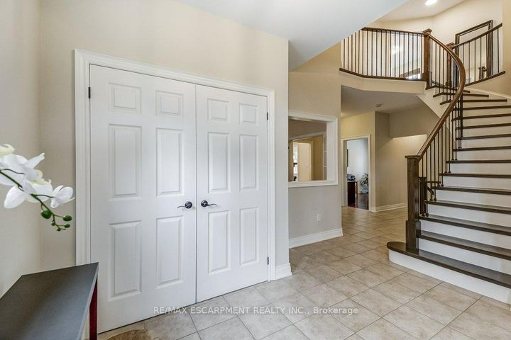 Photo 6 at 98 Davidson Boulevard, Dundas, Hamilton