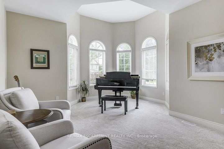 Photo 7 at 98 Davidson Boulevard, Dundas, Hamilton