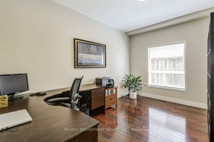 Photo 11 at 98 Davidson Boulevard, Dundas, Hamilton