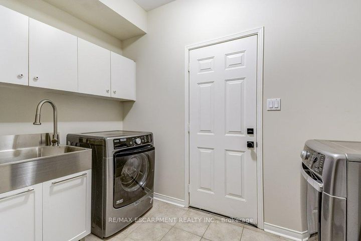 Photo 13 at 98 Davidson Boulevard, Dundas, Hamilton