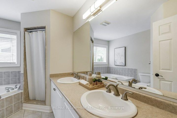Photo 21 at 98 Davidson Boulevard, Dundas, Hamilton