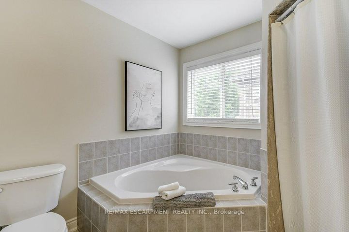 Photo 22 at 98 Davidson Boulevard, Dundas, Hamilton