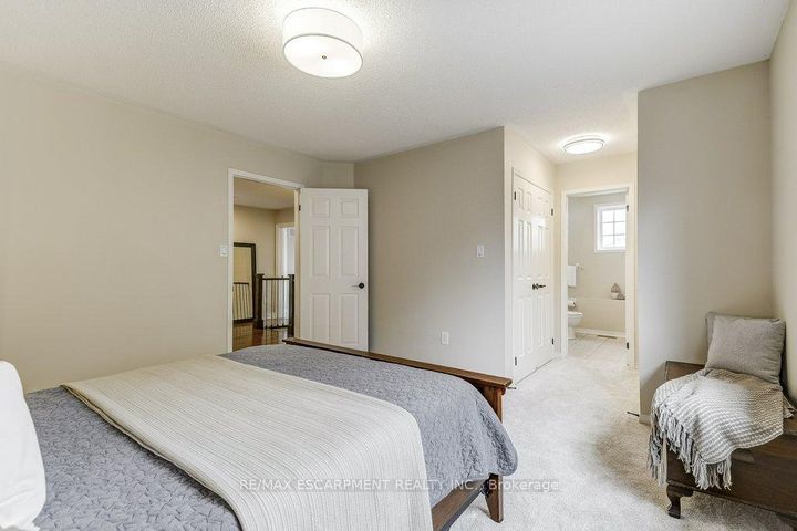 Photo 24 at 98 Davidson Boulevard, Dundas, Hamilton