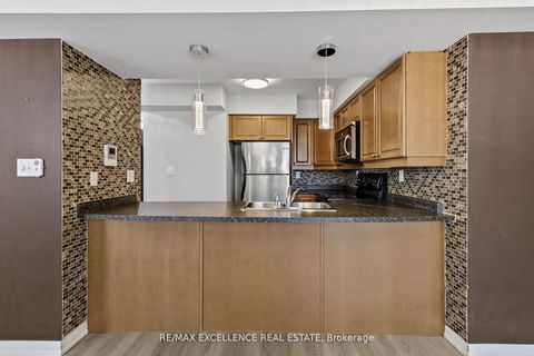Photo 16 at 29 - 2614 Dashwood Drive, WT West Oak Trails, Oakville