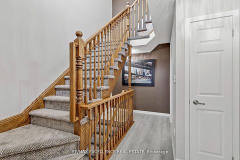 Photo 23 at 29 - 2614 Dashwood Drive, WT West Oak Trails, Oakville