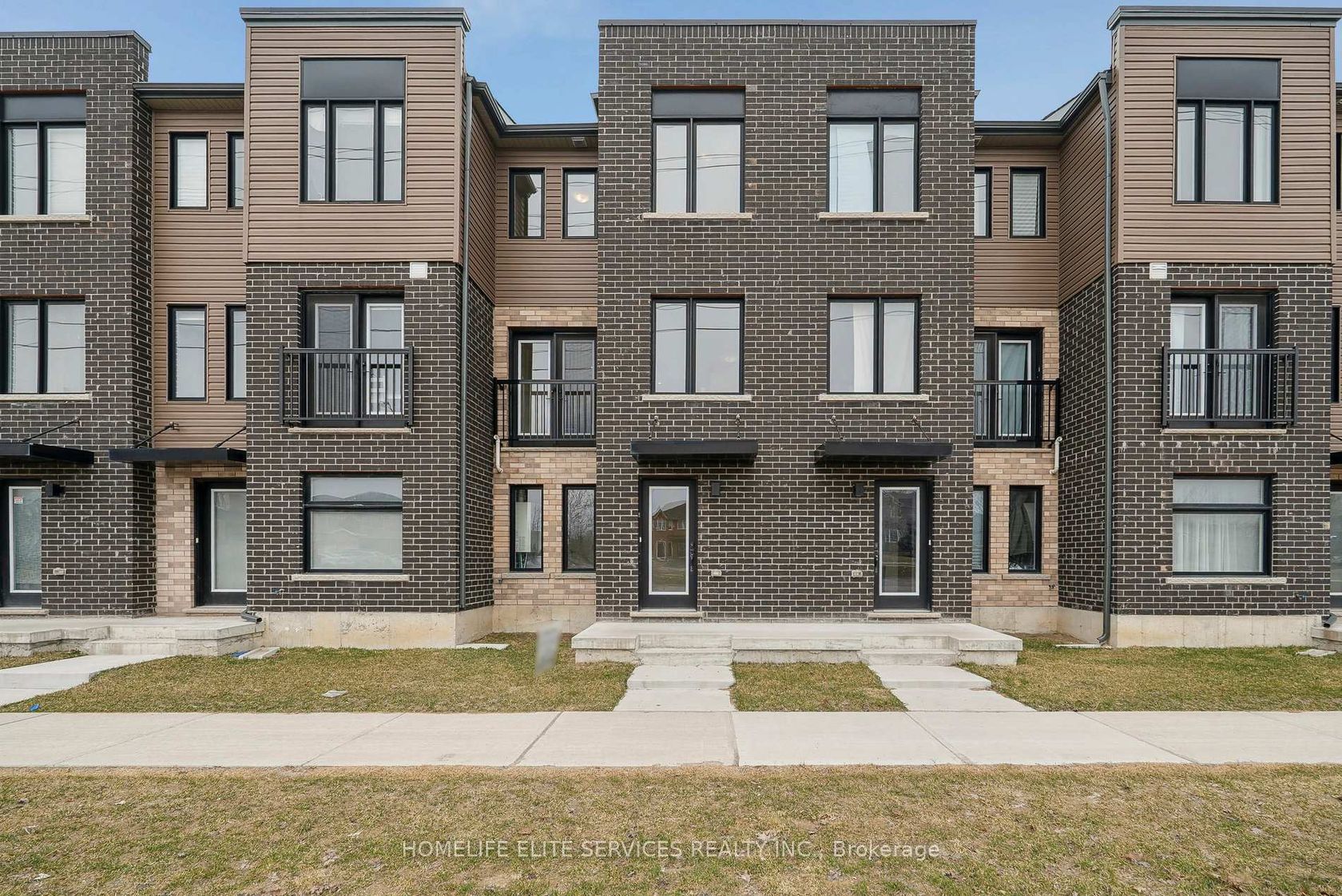 57 Fairlane Avenue, Painswick South, Barrie photo number 2 57 Fairlane Avenue, Painswick South, Barrie photo number 2