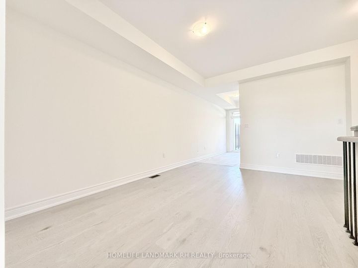 Photo 7 at 163 Berczy Green Drive, Rural Markham, Markham
