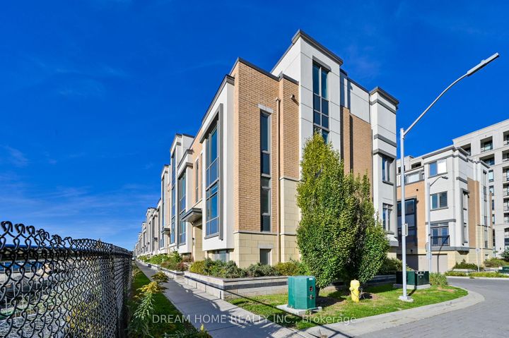 Photo 1 at 40 Teasel Way, Unionville, Markham