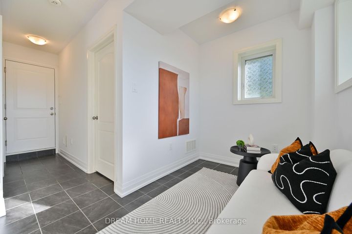Photo 4 at 40 Teasel Way, Unionville, Markham
