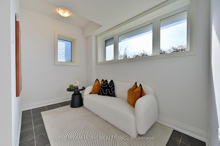 Photo 5 at 40 Teasel Way, Unionville, Markham
