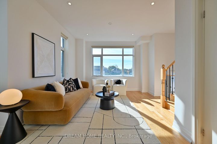 Photo 8 at 40 Teasel Way, Unionville, Markham