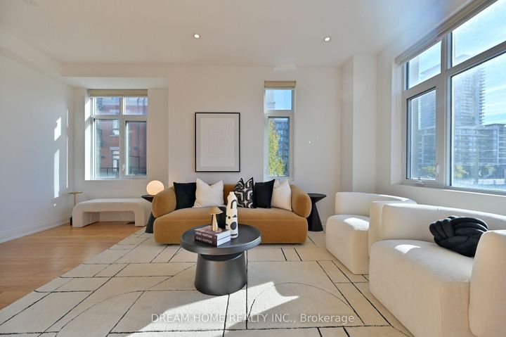 Photo 9 at 40 Teasel Way, Unionville, Markham