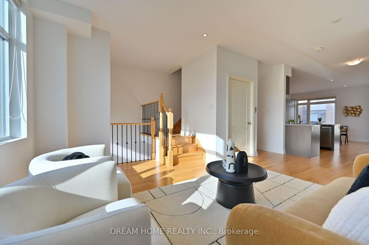 Photo 11 at 40 Teasel Way, Unionville, Markham